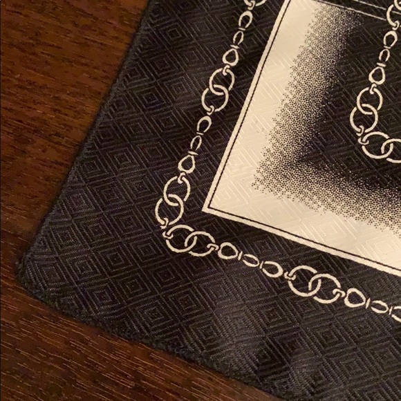 Vintage pocket square Black & White w/ Chain Link - Picture 3 of 6